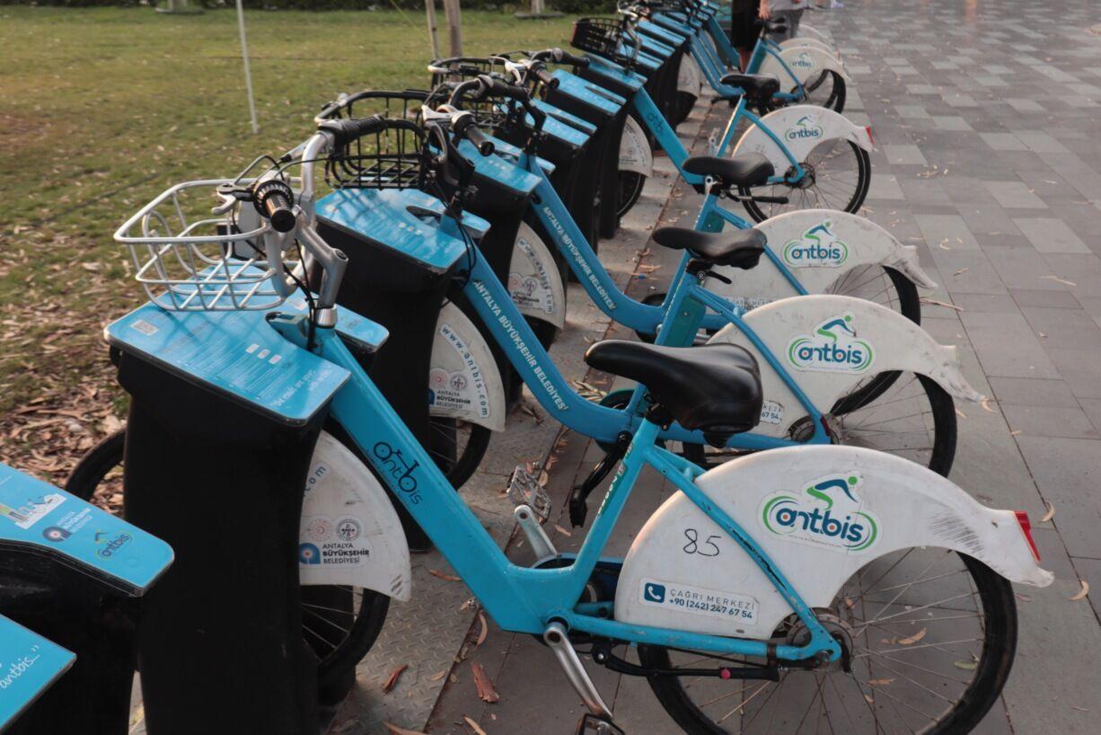 Best Bike Rentals and Safety Tips for Your Adventure
