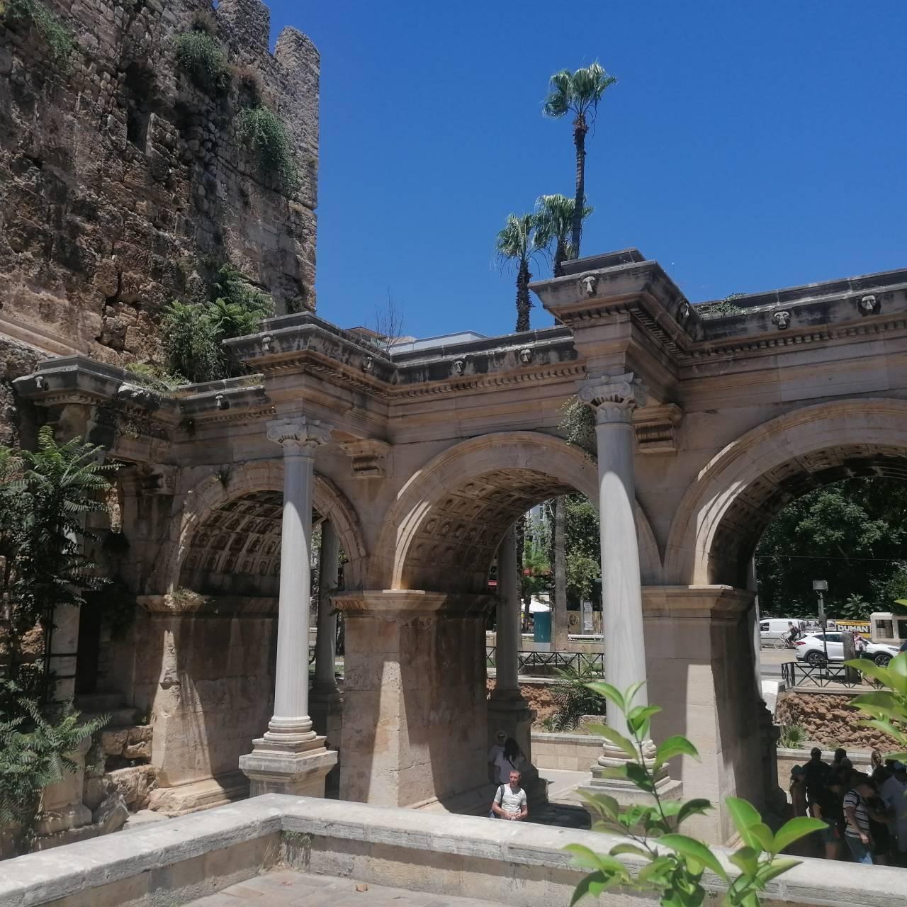 Hidden Gems and Local Tips for a Memorable History Tour
