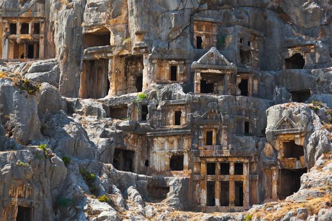 Discovering Ancient Ruins Off the Beaten Path