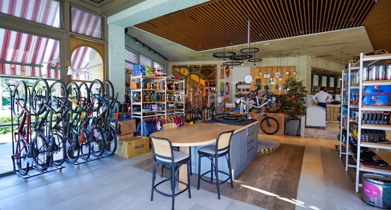Top Motorcycle-Friendly Cafes and Pit Stops