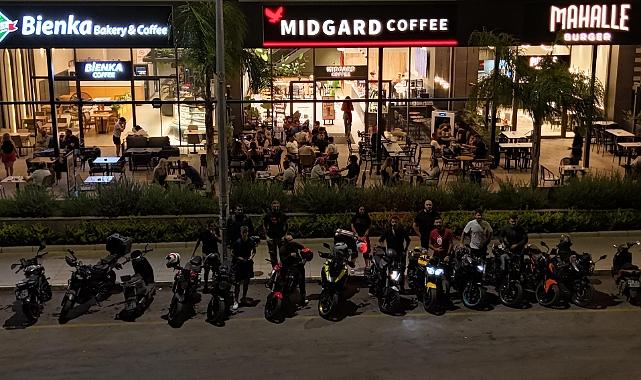Must-Stop Cafes and Local Eateries Along the Route